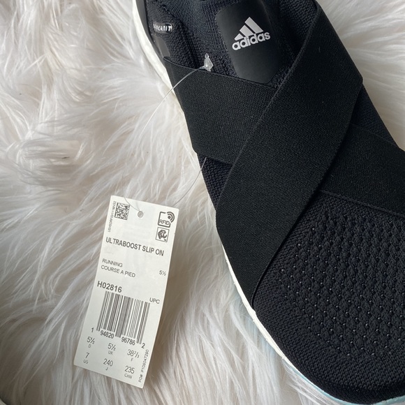 Women’s adidas ultraboost 5.0 DNA Running black-white-blue - Picture 6 of 11